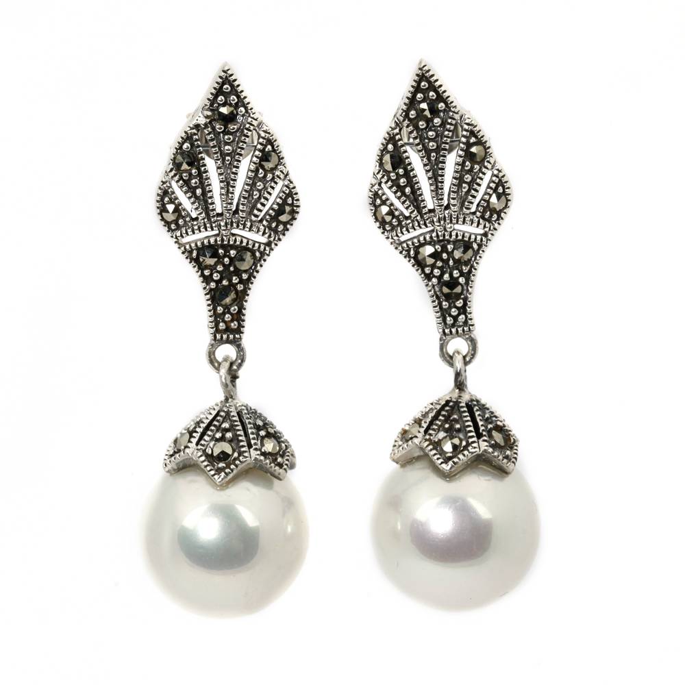 Earrings with Pearl Droplet and Leaf Motif Top
