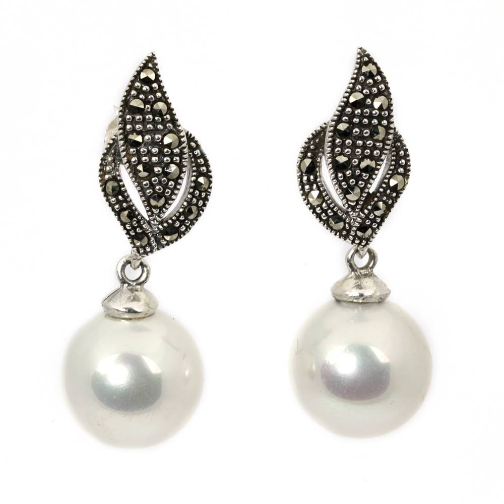 Earrings with Pearl Droplet and Leaf Motif Top